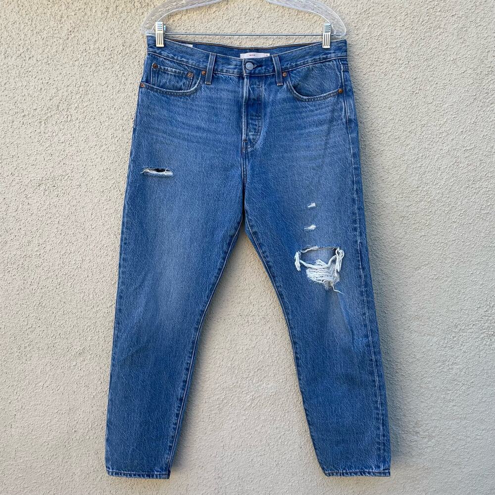 Levi's Wedgie Distressed Ankle Jeans 31 Button Fly
